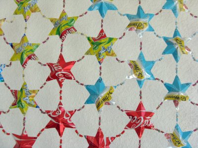 stelle con lattine riciclate