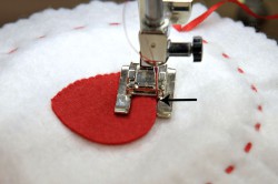 applicare decorazione con macchina da cucire applicare decorazione con macchina da cucire