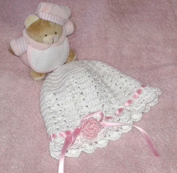 cappellino\_uncinetto\_rosa\_01