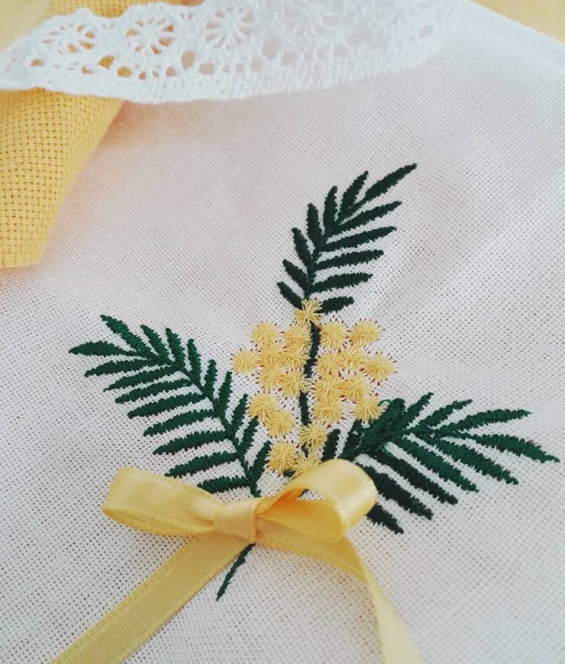 Punto Croce – Ricamare le Mimose