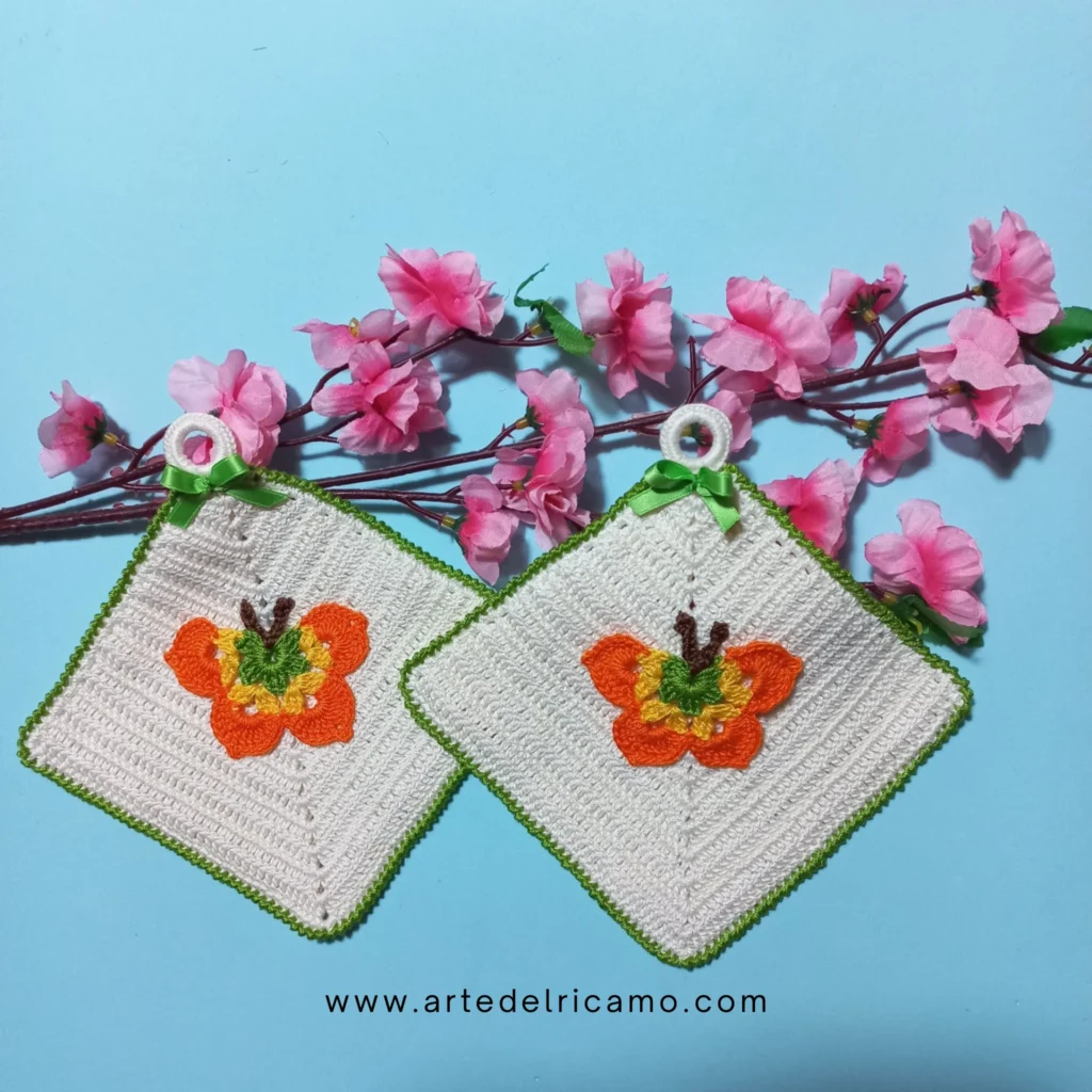 presine a uncinetto con farfalle per la primavera