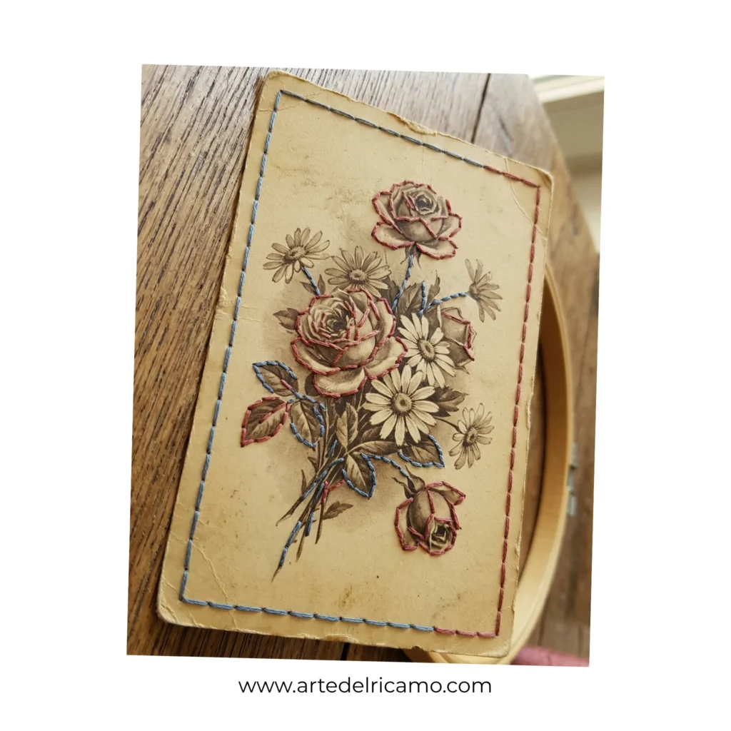 cartolina vintage ricamata con disegno floreale