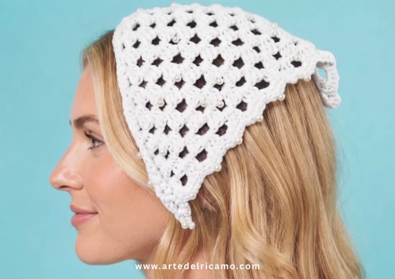 bandana a uncinetto granny con raffinate perline
