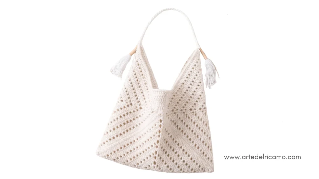 borsa a uncinetto con piastrelle granny colore panna